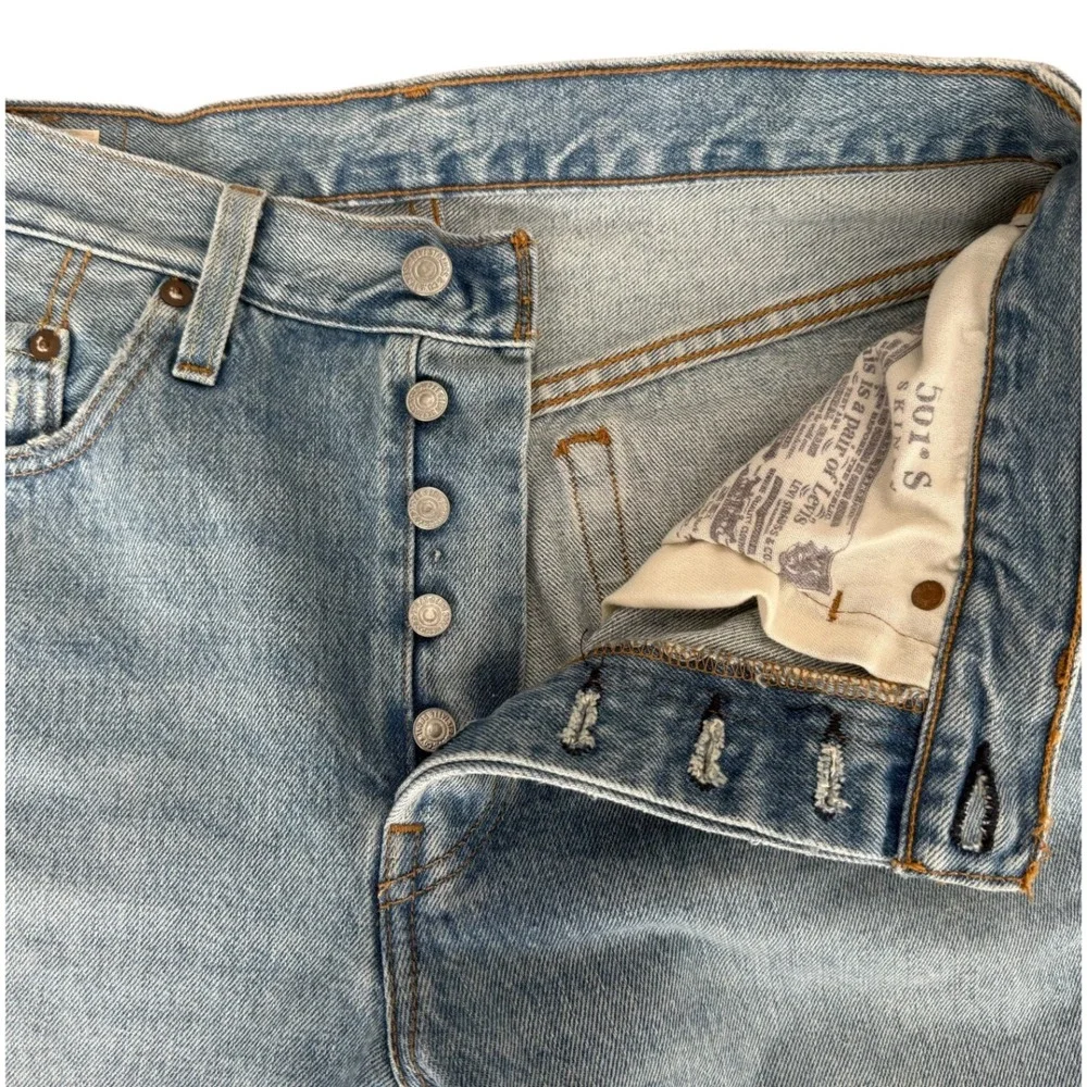Levis Premium 501 Distressed Light‎ Wash Button Fly Jeans W28 L28 Denim Skinny
